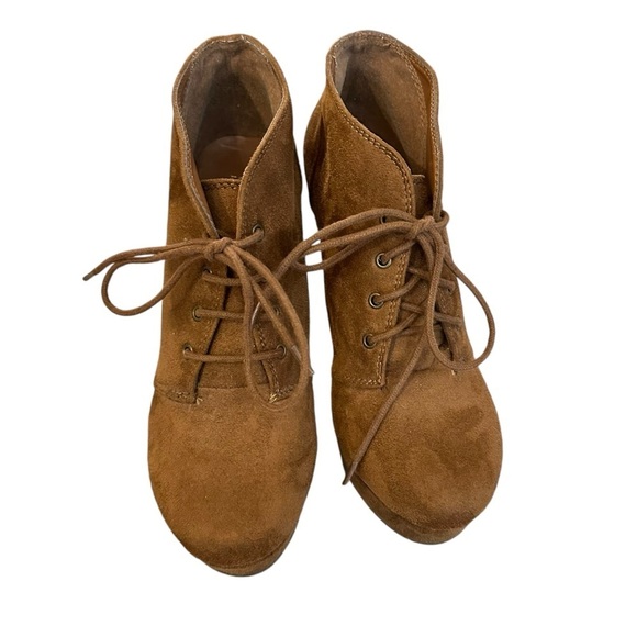 5 for $40 SALE! 
Shi by Journeya Faux Suede, Wedge, Lace Up, Ankle Booties 8.5 - Picture 14 of 14
